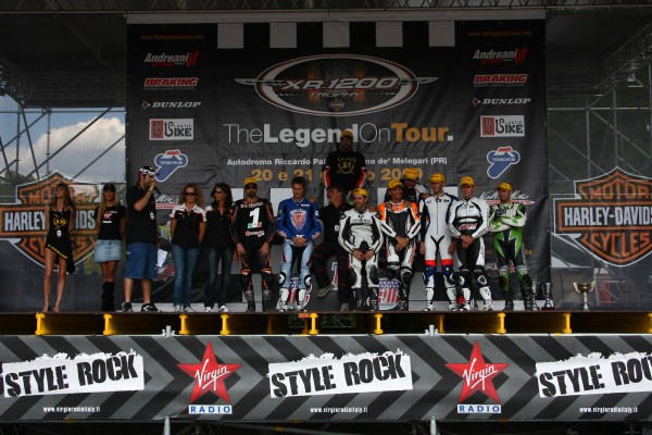 Podio e team Fast Bike Racing
